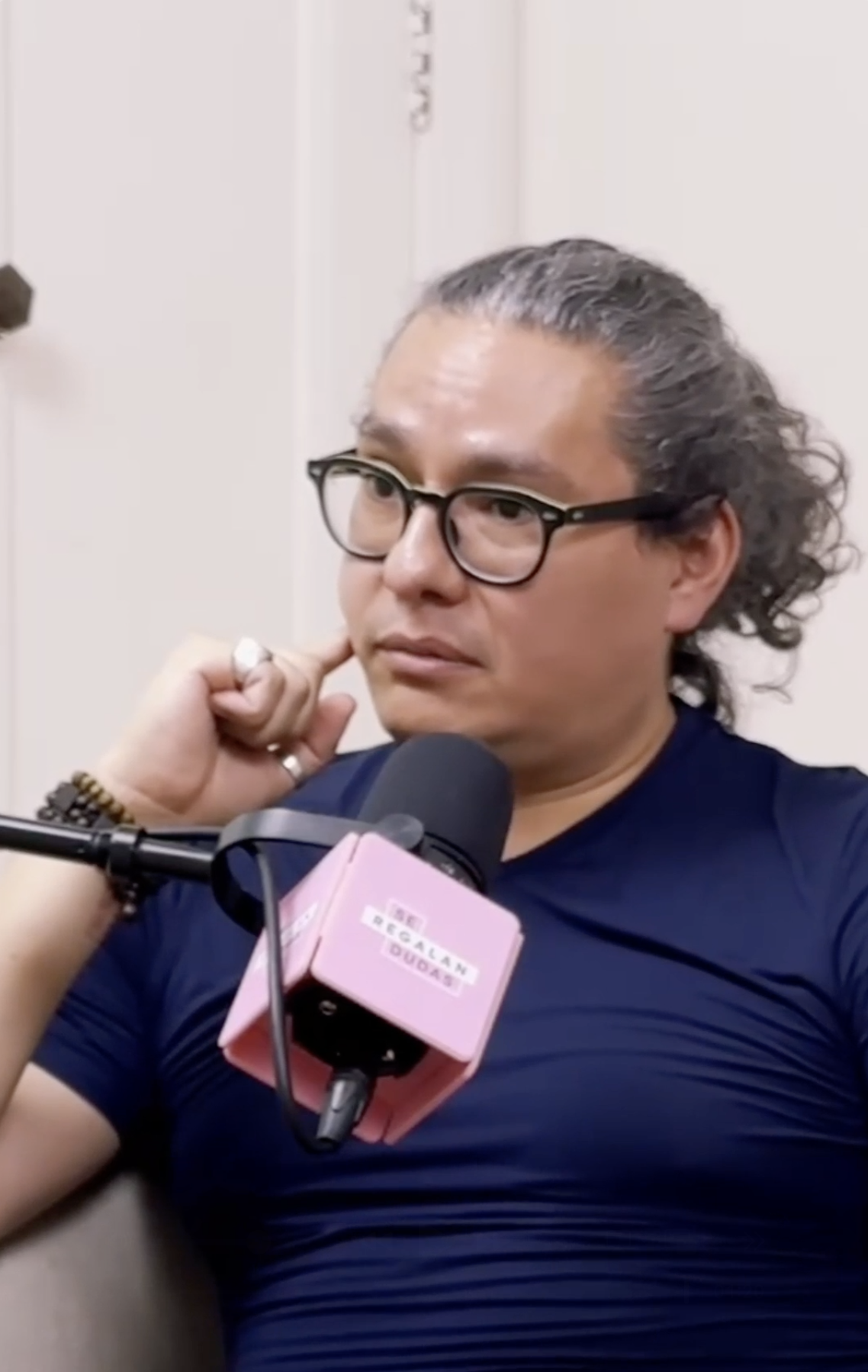 Agustín Mier y Terán durante una entrevista en video