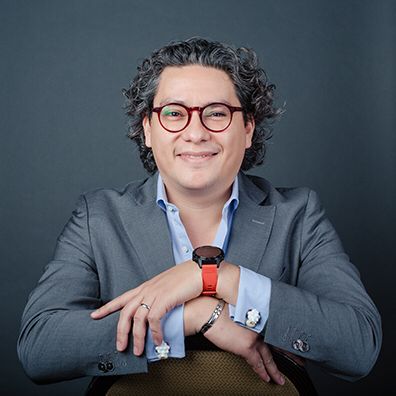 Agustín Mier y Terán acompañando a padres en Parents Kamp